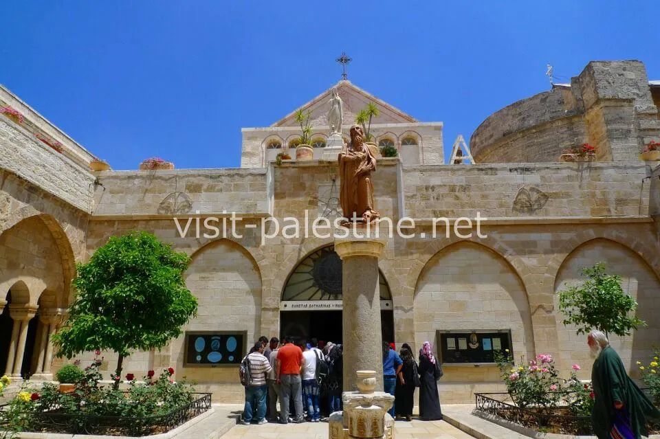 The entrance yard of the Church of Saint Catherine - the statue of Saint Jerome is at its center. The Church of the Catherine entrance yard, Bethlehem