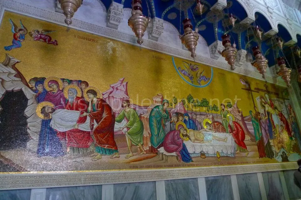 The story starts from the right. Jerusalem a fresco of Church of the Holy Sepulchre