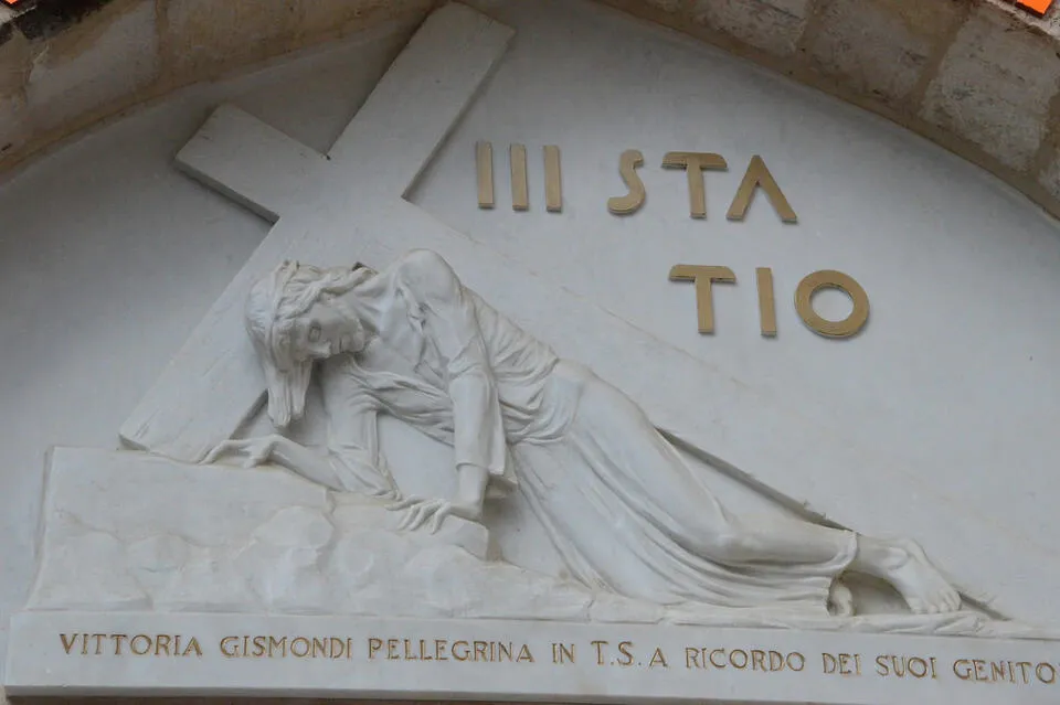 There is a relief of Jesus’ fall on the exterior of a small chapel. Sek Keung Lo Jerusalem Via Dolorosa the 3th station