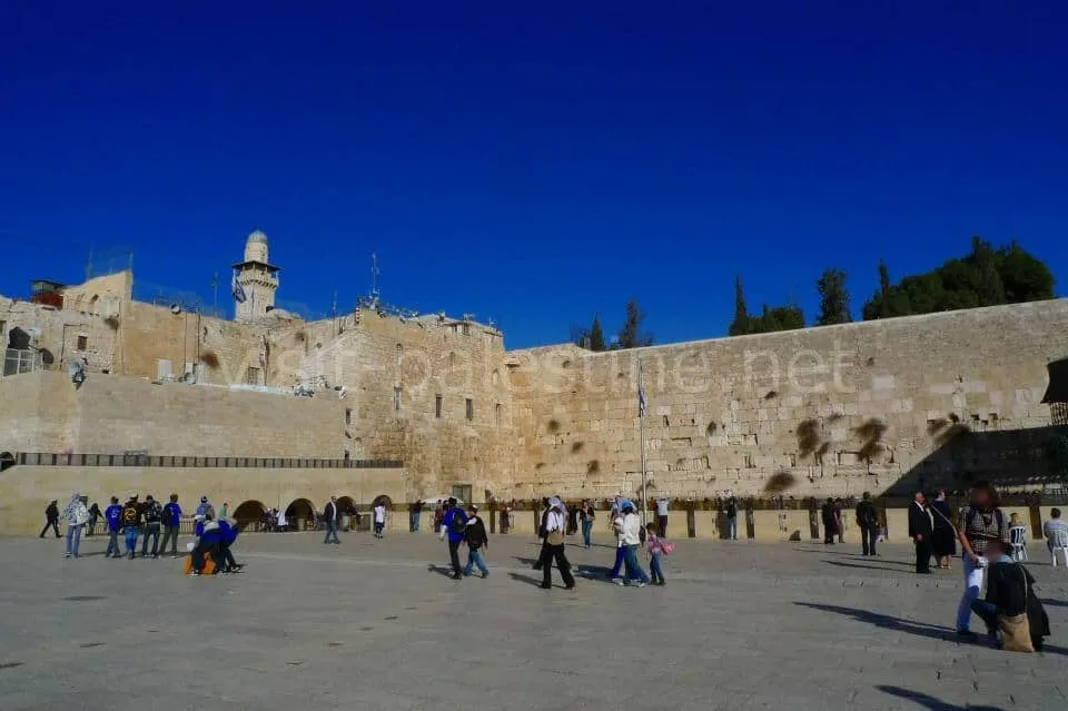 The Western Wall is now under the control of Israel: since 1967, the place has been expanded by destroying Palestinian residences. Western Wall, Jerusalem