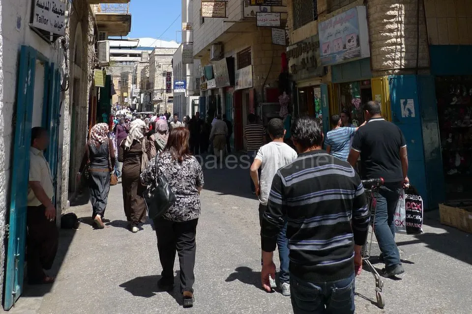 Bethlehem in early May. Many people wear short sleeves. Bethlehem in early May